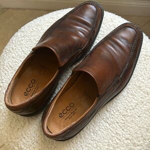 Men’s Ecco shoes size 44 or 10.5 medium